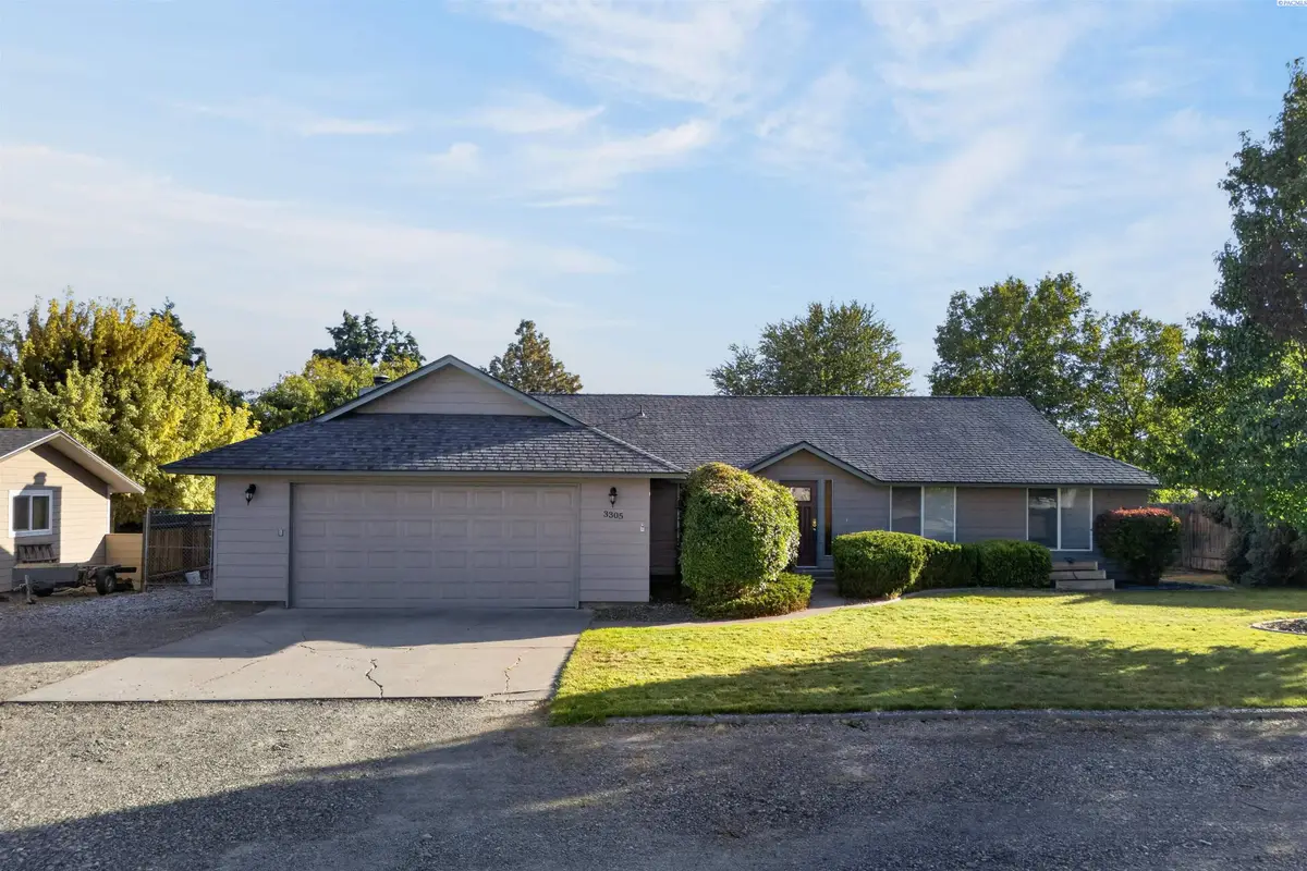 3305 W 23rd Ave, Kennewick, WA 99337 - #1