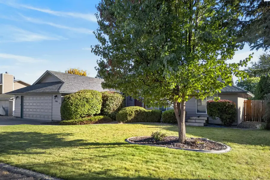 3305 W 23rd Ave, Kennewick, WA 99337 - #2