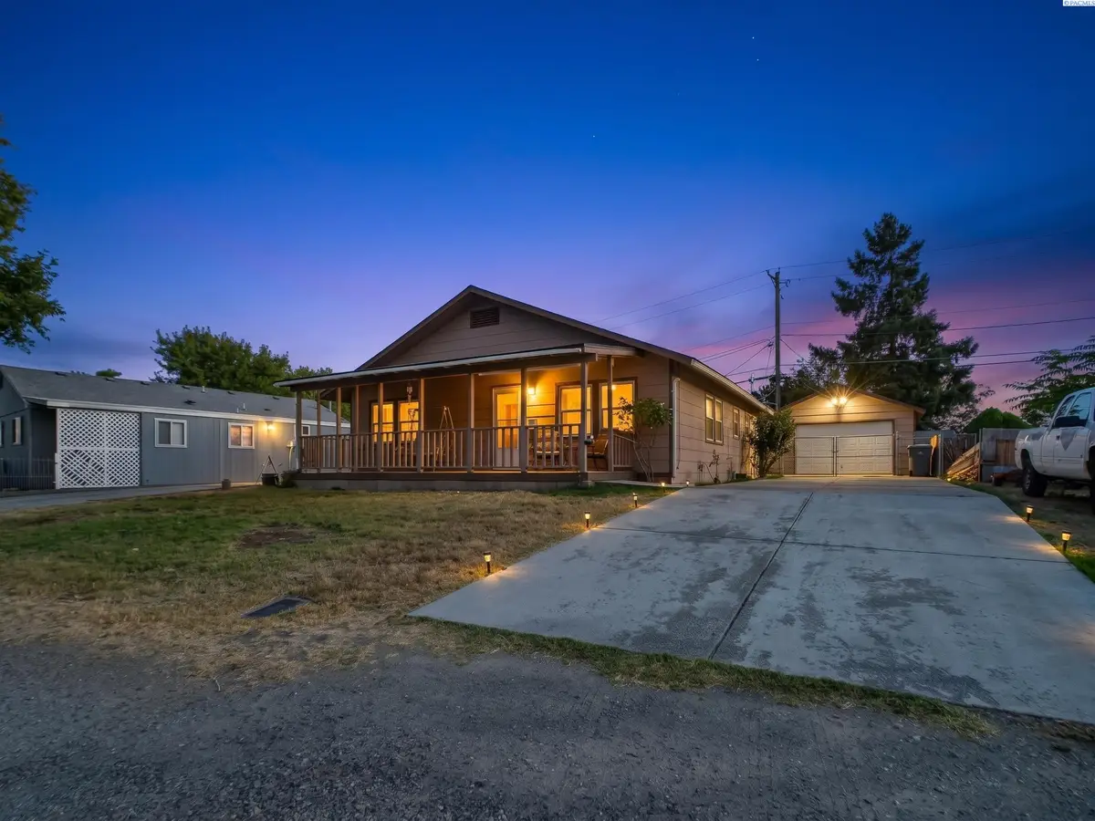 92 Jadwin Ave, Richland, WA 99352 - #1