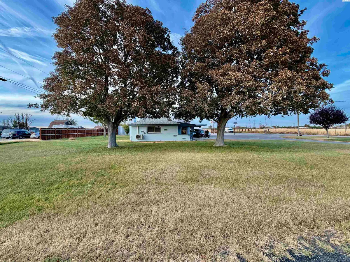 206504 E Bryson Brown Rd, Kennewick, WA 99337 - #1
