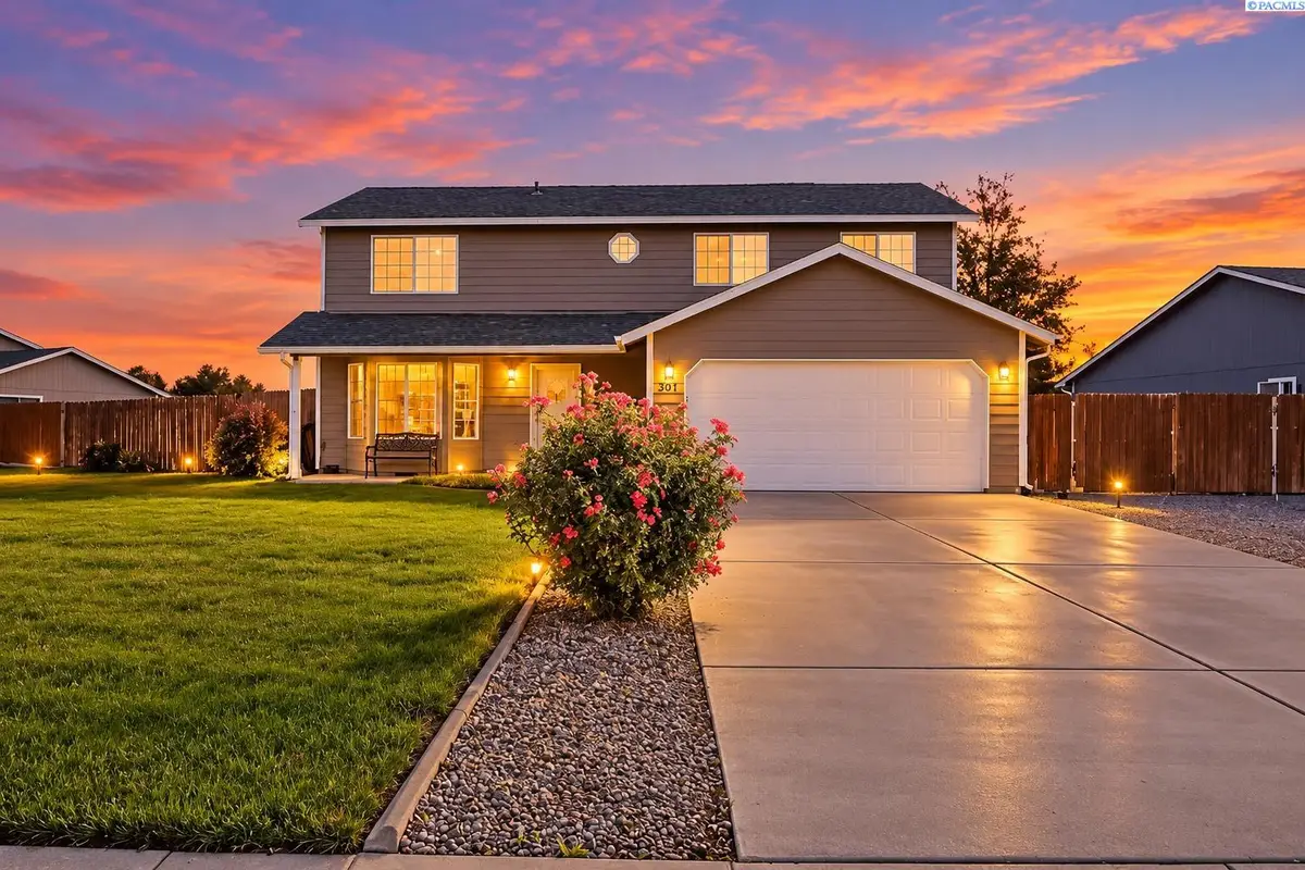 201 W 48th Ave, Kennewick, WA 99337 - #1