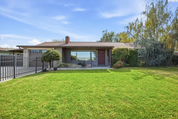 6345 W Willamette Ave, Kennewick, WA 99336