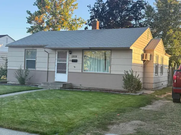 1209 W 1st, Kennewick, WA 99336