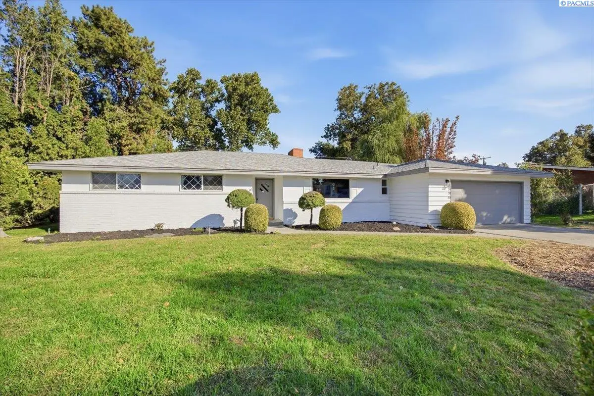 7530 W Victoria Ave, Kennewick, WA 99336 - #1