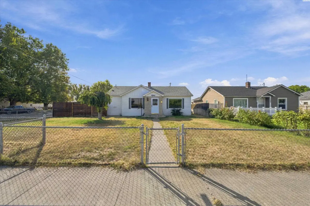 1704 W Yakima St, Pasco, WA 99301 - #1