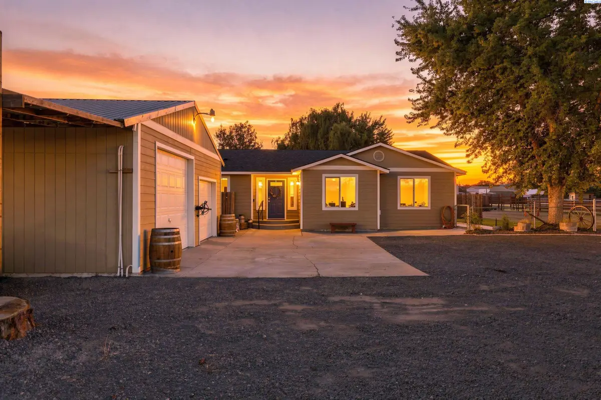 218612 E Perkins Rd, Kennewick, WA 99337 - #1