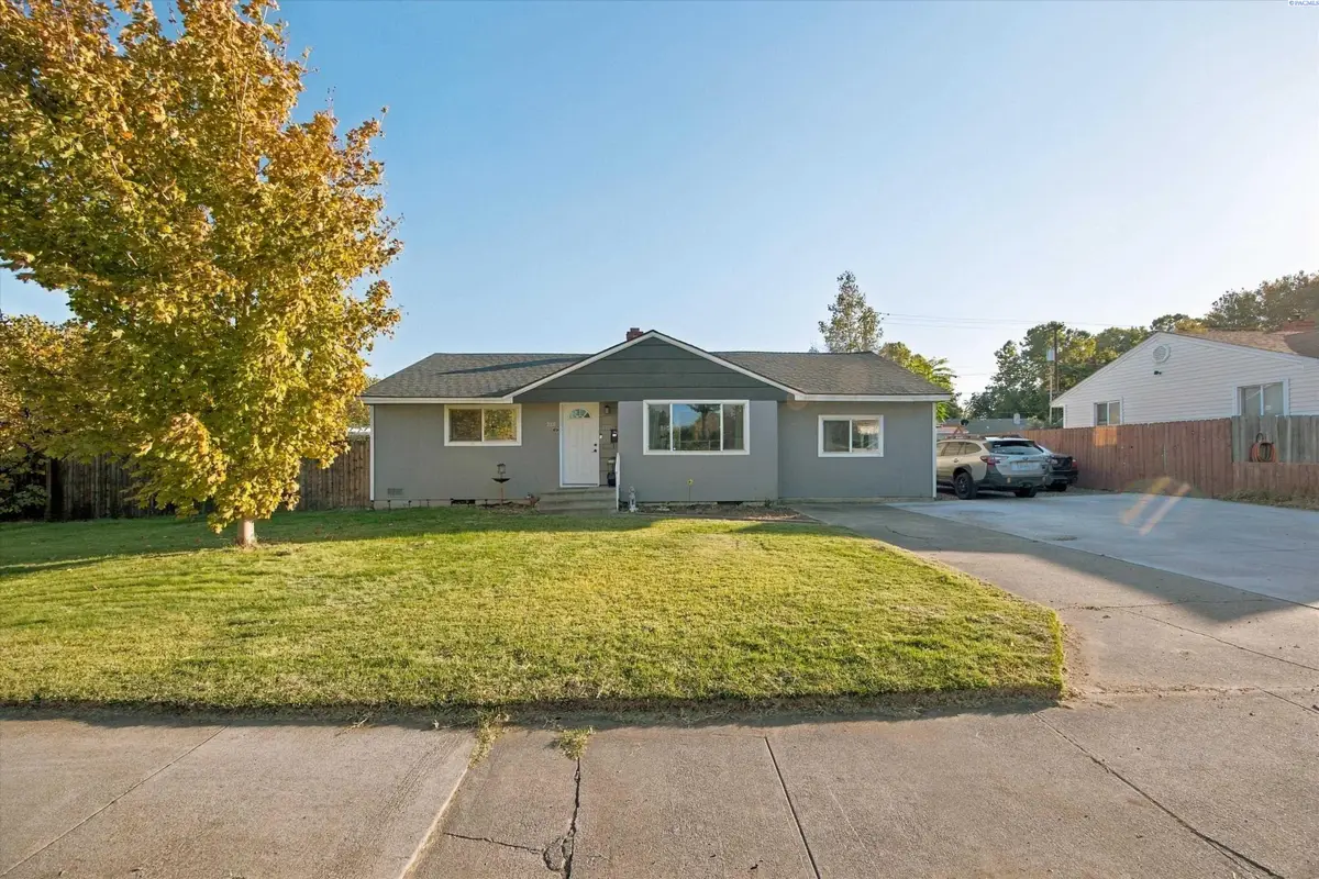 2101 W Kennewick Ave, Kennewick, WA 99336 - #1