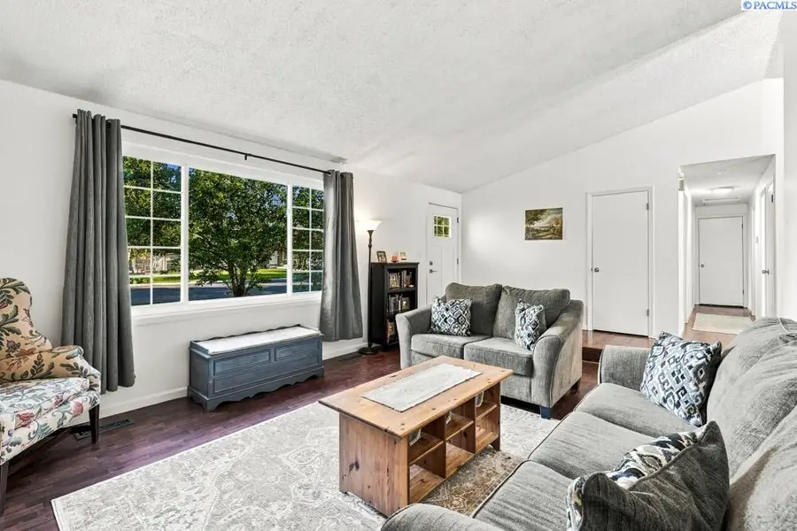 703 W 48th Ave, Kennewick, WA 99337 - #3