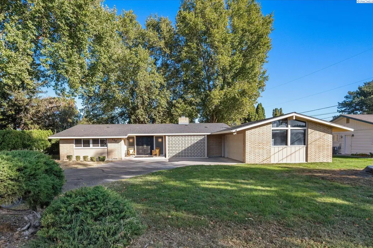 120 W 31st Ave, Kennewick, WA 99337 - #1