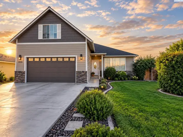 2004 Wyant Way, Grandview, WA 98930