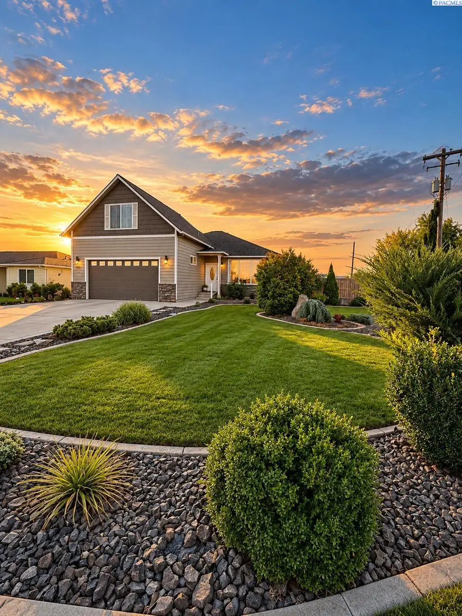 2004 Wyant Way, Grandview, WA 98930 - #2