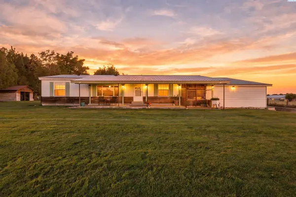 16206 S Yew St, Kennewick, WA 99337