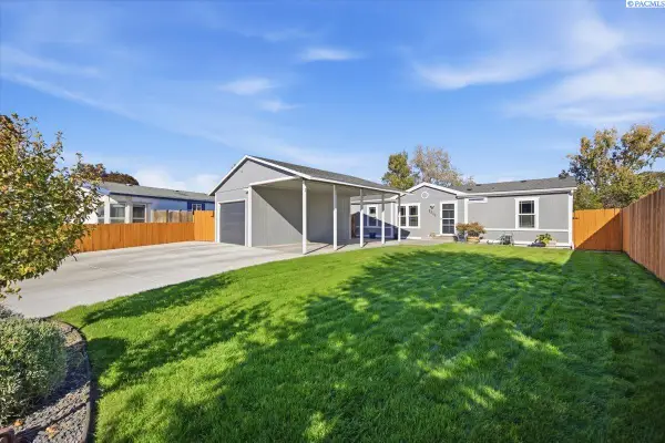2344 S Buntin Lp, Kennewick, WA 99337