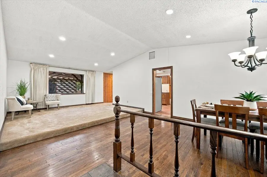 2047 George Washington Way, Richland, WA 99354 - #3