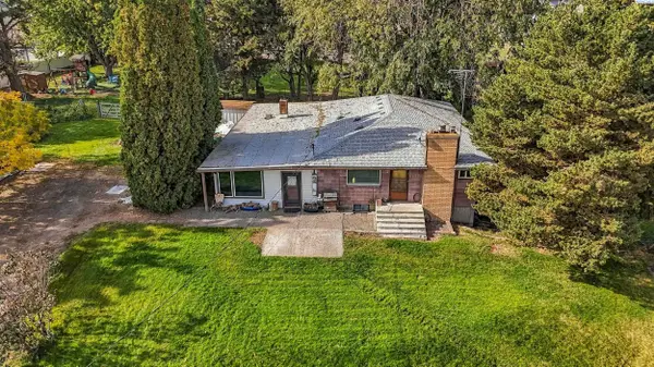 302 E 23rd Ave, Kennewick, WA 99337