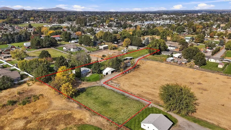 302 E 23rd Ave, Kennewick, WA 99337 - #2