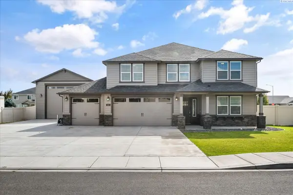 1102 Amber Avenue, West Richland, WA 99353