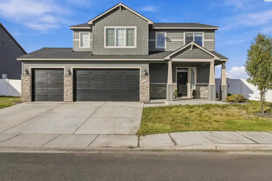 303 Jade Ave, Grandview, WA 98930 - #2