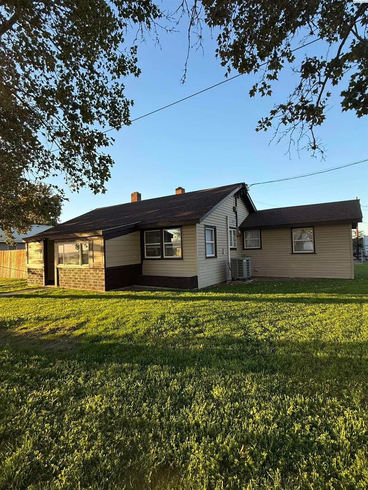 124 Ash St., Burbank, WA 99323 - #1