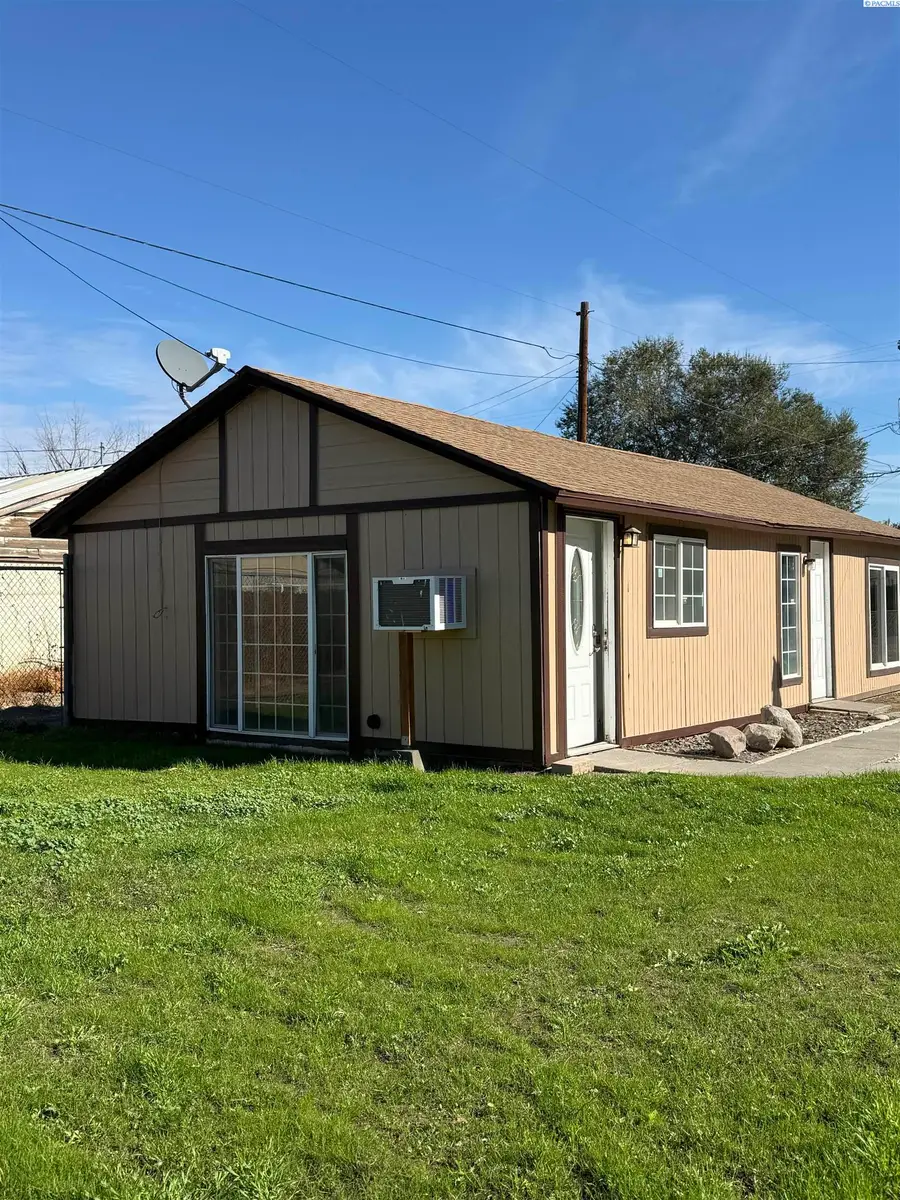 124 Ash St., Burbank, WA 99323 - #3
