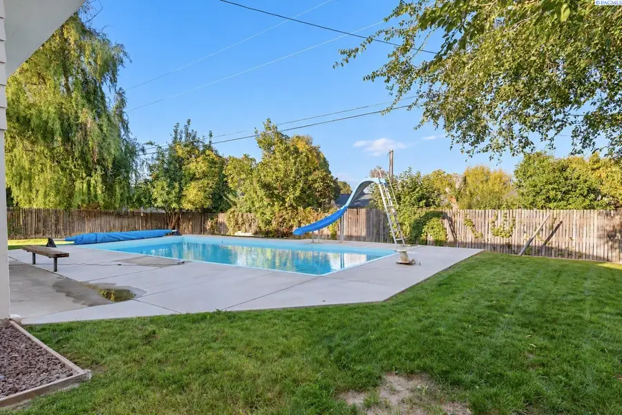 2215 S Fruitland Street, Kennewick, WA 99337 - #3