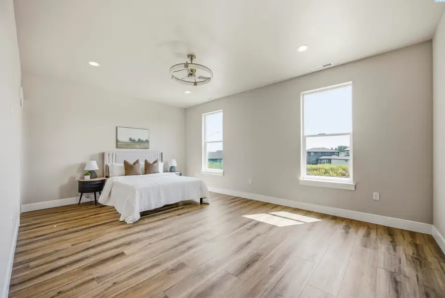 201 Victoria St, Sunnyside, WA 98944 - #2