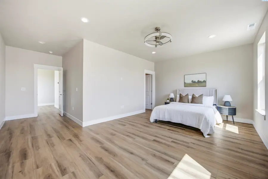 201 Victoria St, Sunnyside, WA 98944 - #3