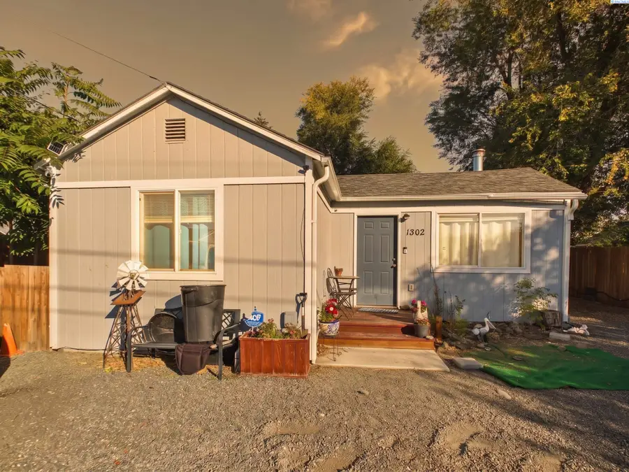 1302 Arkansas Ave, Tieton, WA 98947 - #3