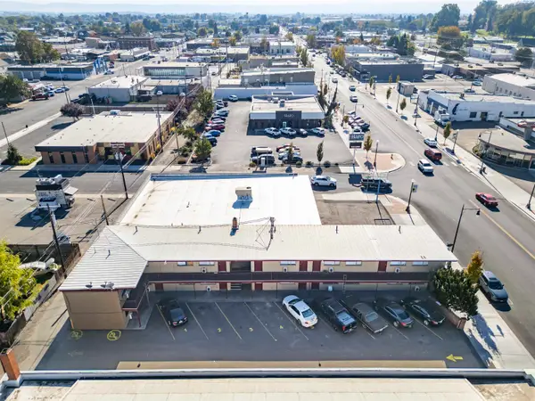 216 S 6th Ave, Sunnyside, WA 98944
