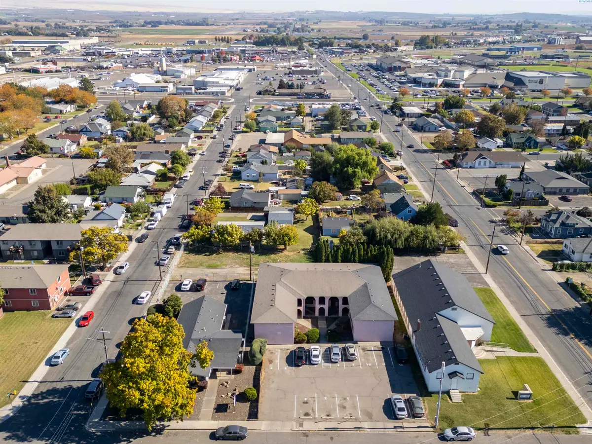 418 S 13th Street, Sunnyside, WA 98944 - #1