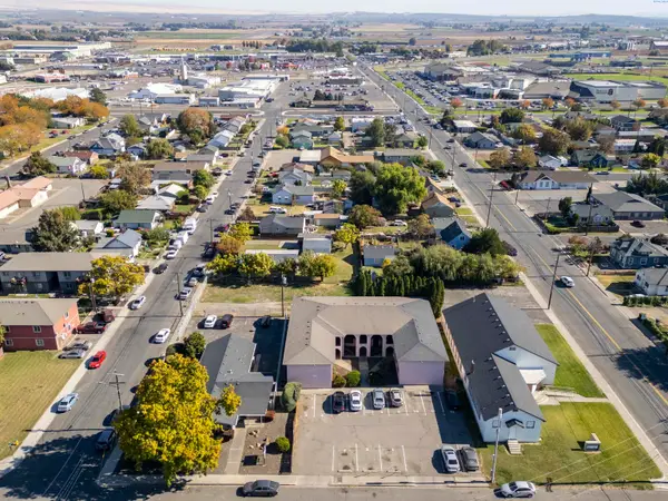 418 S 13th Street, Sunnyside, WA 98944