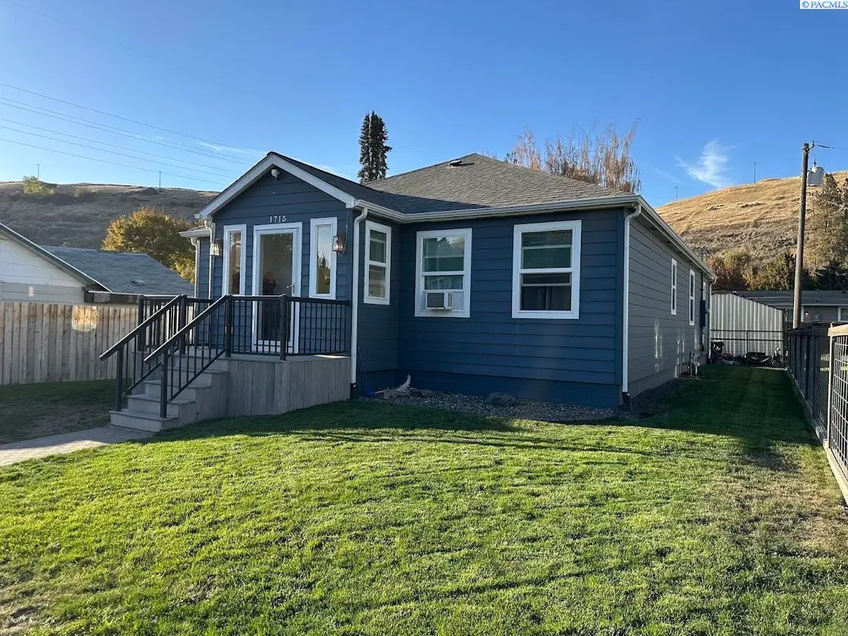 1715 N Cedar St, Colfax, WA 99111 - #1