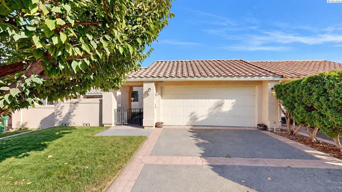 1302 N Montana Street, Kennewick, WA 99336 - #1