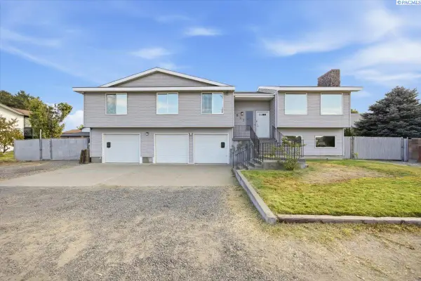 921 Road 56, Pasco, WA 99301