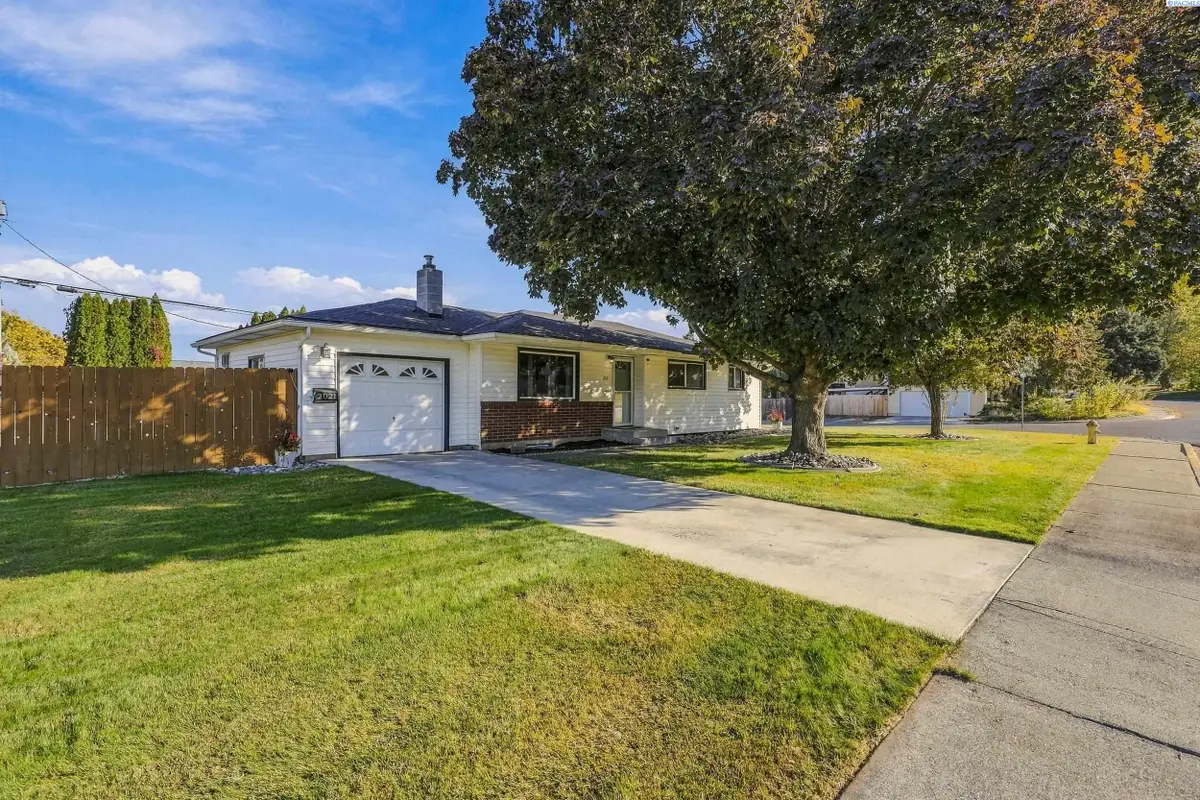 2021 S Fruitland Street, Kennewick, WA 99337 - #1