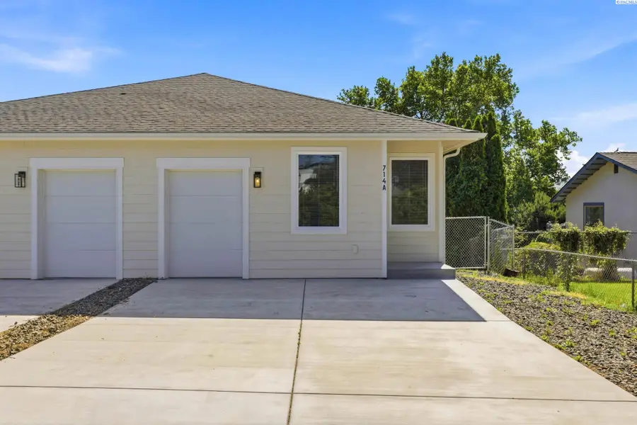 714 W 13th St, Benton City, WA 99320-9932 - #3