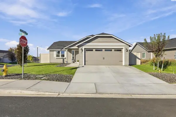 700 Regina Pl, Grandview, WA 98930