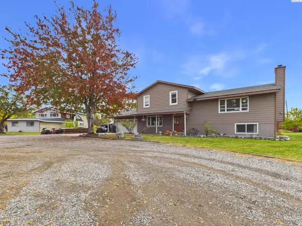14220 S Haney Rd, Kennewick, WA 99337