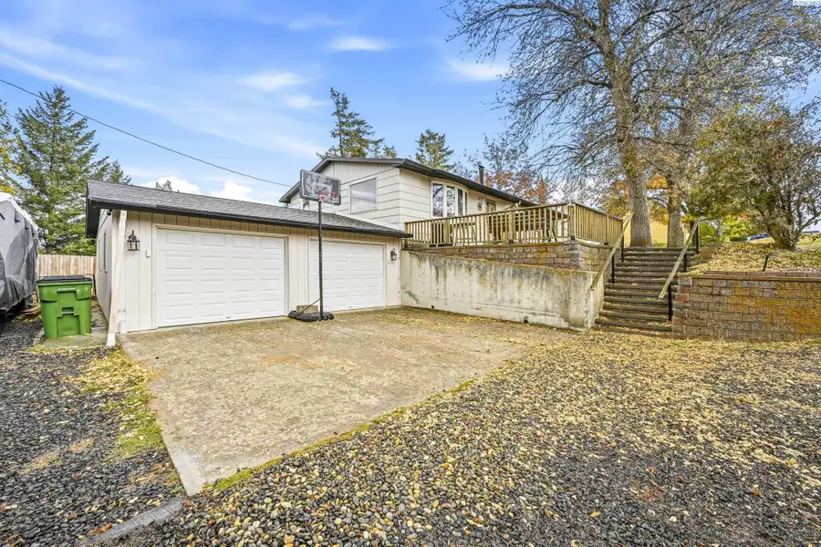 210 N High St, Uniontown, WA 99179 - #2
