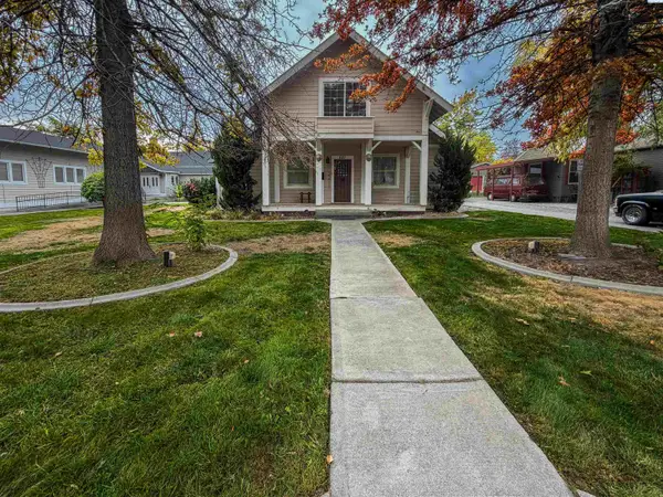 621 W Albany Ave, Kennewick, WA 99336