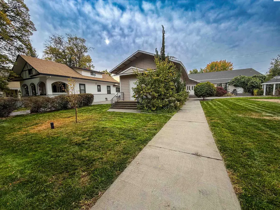 621 W Albany Ave, Kennewick, WA 99336 - #3