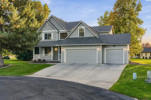 11 Zinnia Ct, Pasco, WA 99301