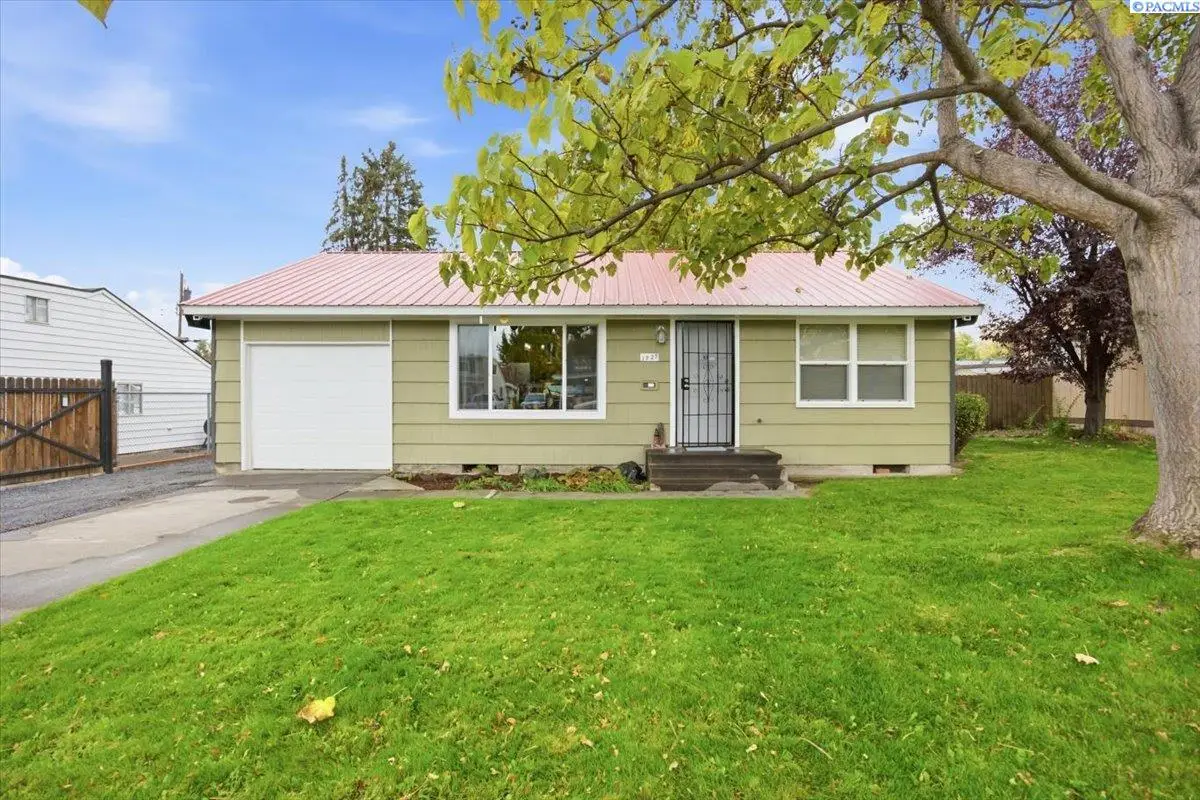 1925 W 3rd Ave, Kennewick, WA 99336-3243 - #1