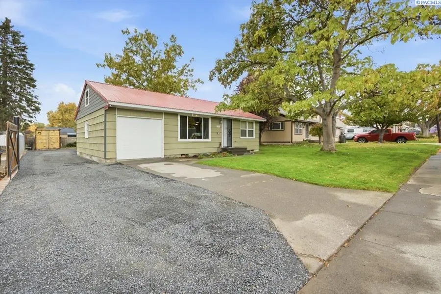 1925 W 3rd Ave, Kennewick, WA 99336-3243 - #3