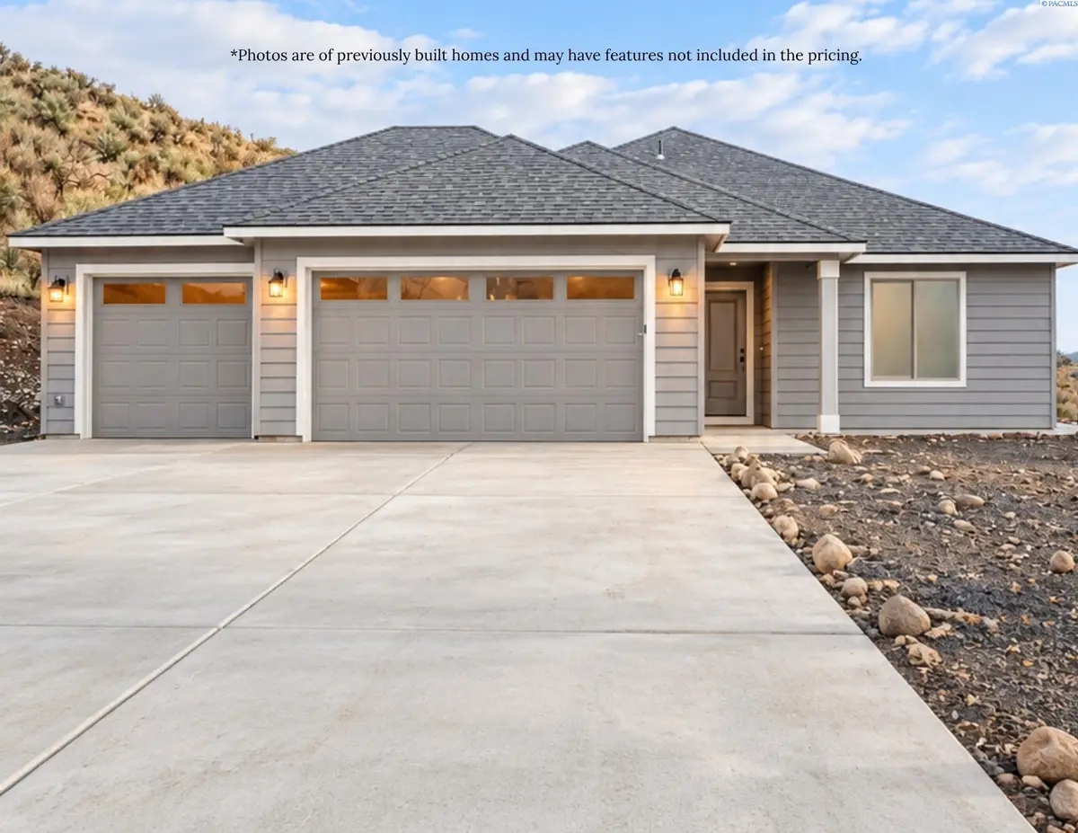 8810 Dean Dr, Pasco, WA 99301 - #1