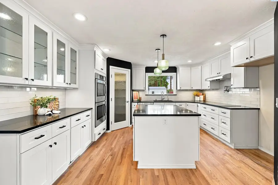 93402 N Harrington Road, West Richland, WA 99353 - #2