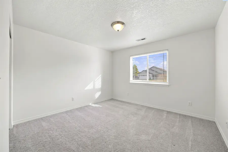 405 Sanlyn Ct, Benton City, WA 99320 - #3