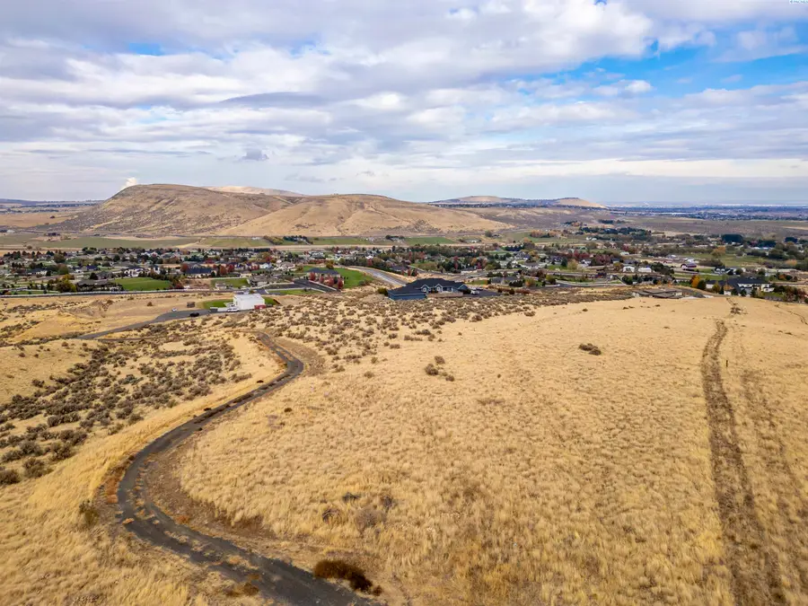75331 Homestead Rd, Kennewick, WA 99336 - #3