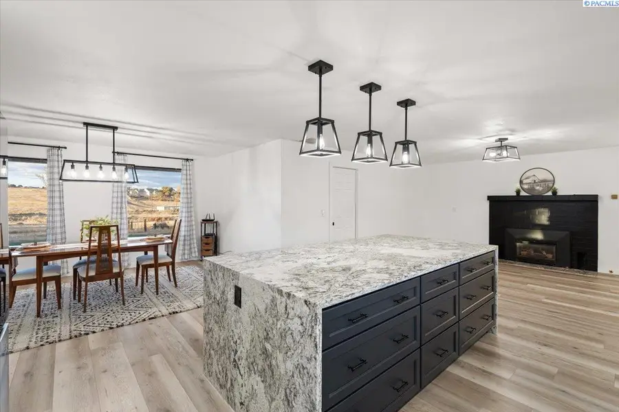 97507 E Badger Rd, Kennewick, WA 99338 - #2