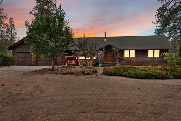 5323 E Quail Ln, Chattaroy, WA 99003